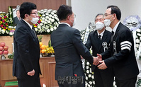 [포토] 주호영 부친 빈소 찾은 '정운천-윤창현'