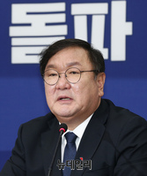 [포토] 최고위원회의 참석한 김태년 더불어민주당 원내대표