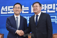 [포토] 첫 공식 회동갖는 '주호영-김태년'