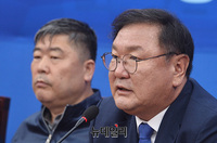[포토] 김태년 원내대표 찾은 김동명 위원장