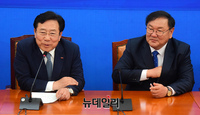 [포토] 김태년 원내대표 찾은 김기문 중기중앙회장