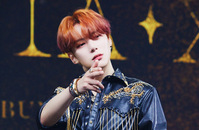 [포토] 하트 그리는 몬스타엑스 민혁