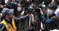 [포토] 위안부 수요집회에서 "조중동 폐간" 주장… 종편 촬영 방해까지