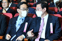 [포토] 대화나누는 '주호영-정우택'