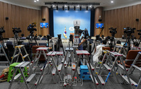 [포토] 이른시간부터 수많은 취재진 몰린 윤미향 기자회견장