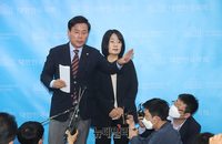 [포토] 21대 국회 개원 앞두고 입장 밝히는 윤미향