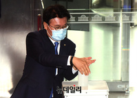 [포토] 국회 등원 하는 황운하 민주당 의원