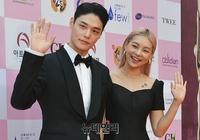 [포토] 블랙으로 맞춰입은 '정혁-송해나'