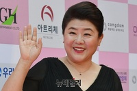 [포토] 이정은 "여우조연상 후보라 떨려요"