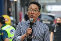 [포토] 교대역서 열린 블랙시위, 발언하는 강민구 턴라이트 대표