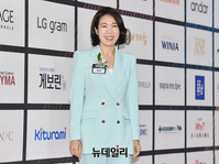 [포토] 배우 염혜란, 2020 브랜드 고객충성도 대상 참석