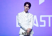 [포토] 엘라스트 백결 "데뷔했어요"