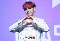 [포토] 엘라스트 원준, 여심 녹이는 하트