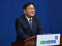 [포토] 민주당 의총, 발언하는 김태년