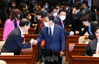 [포토] 미래통합당 의총 참석하는 주호영