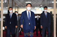 [포토] 의장실 방문한 주호영 "원 구상 협상 마무리 안된 상태, 본회의 불참"