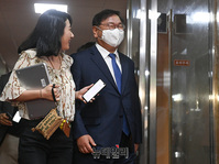 [포토] 의장실 나서는 김태년 원내대표