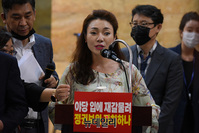 [포토] 더불어민주당 규탄하는 김예지 의원