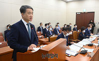 [포토] 국회 보건복지위 전체회의, 업무보고하는 박능후