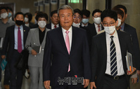 [포토] 비대위 참석하는 김종인