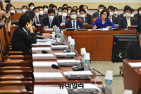 [포토] 반쪽짜리 국회 법사위