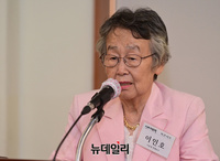 [포토] 미디어연대 총선기록 북콘서트, 축사하는 이인호 명예교수