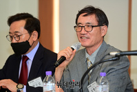 [포토] 인사말하는 조맹기 미디어연대 공동대표