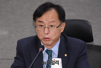 [포토] 개회사하는 김경만 민주당 의원