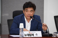 [포토] 김병욱 의원, 경제 활력과 혁신 벤처 생태계 발전 토론회 참석