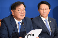 [포토] 민주당 원내대책회의, 발언하는 김태년