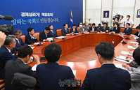 [포토] 조정식, 민주당 원내대책회의 참석