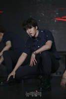 [포토] 신곡 'ONE' 무대 선보이는 골든차일드 대열