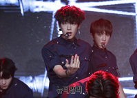 [포토] 팬들 심장 태그하는 골든차일드 태그