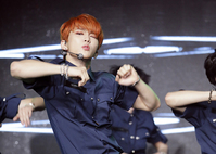 [포토] 화려한 무대 선보이는 골든차일드 주찬