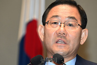 [포토] 열흘만에 복귀한 주호영 "국회 상임위원 명단 제출 안해"