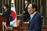 [포토] 의원총회, 발언하는 이해찬 민주당 대표