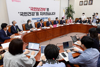 [포토] 김종인, 국민보건부 신설을 위한 정책토론회 참석