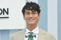 [포토] 밝은 미소짓는 디자이너 임성빈