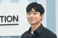 [포토] 김충재, 잘생긴 미대오빠