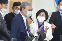 [포토] 대화나누는 '이종석-양경숙'