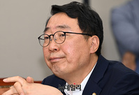 [포토] 윤영찬, 미래전환 K-뉴딜위원회 1차회의 참석