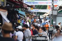 [포토] 동행세일 2주차, 고객들로 붐비는 남대문시장