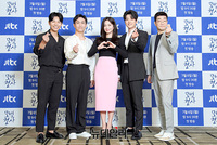 [포토] 하트 포즈한 '모범형사' 출연진 