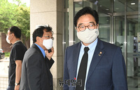 [포토] 안희정 모친 빈소 찾은 '우원식-윤후덕-윤영찬-김부겸'