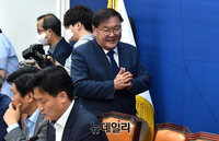 [포토] 정책조정회의 참석하는 김태년 