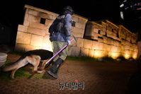 [포토] 박원순 실종, 다시 와룡공원으로 향하는 수색견