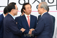 [포토] 인사나누는 '김종인-김성태-주호영'