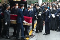 [포토] 화장터 들어서는 박원순 서울시장 운구행렬