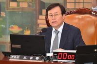 [포토] 의사진행 하는 도종환 위원장