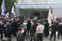 [포토] 육군장으로 거행된 백선엽 장군 영결식, 배웅하기 위해 몰린 시민들